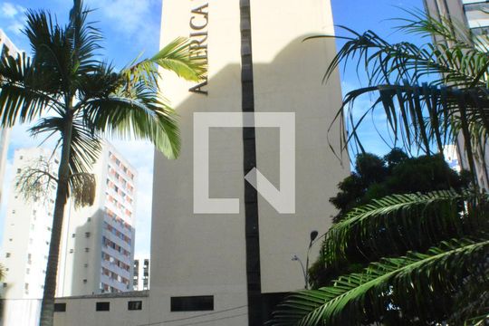 Fachada de kitnet/studio para alugar com 1 quarto, 30m² em Caminho das Árvores, Salvador