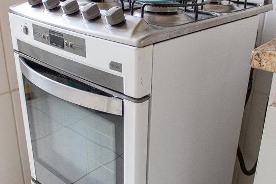 Cozinha de apartamento para alugar com 3 quartos, 55m² em Jardim Ivana, São Paulo