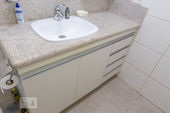 Banheiro Social de apartamento à venda com 2 quartos, 83m² em Bom Retiro, São Paulo