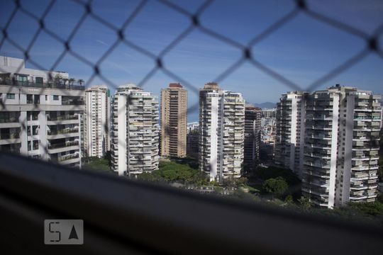 Vista da Sala de apartamento para alugar com 2 quartos, 160m² em Barra da Tijuca, Rio de Janeiro