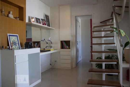 Sala de apartamento para alugar com 2 quartos, 160m² em Barra da Tijuca, Rio de Janeiro