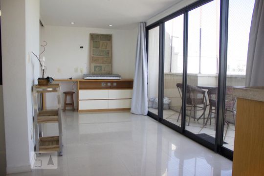 Sala Superior de apartamento para alugar com 2 quartos, 160m² em Barra da Tijuca, Rio de Janeiro