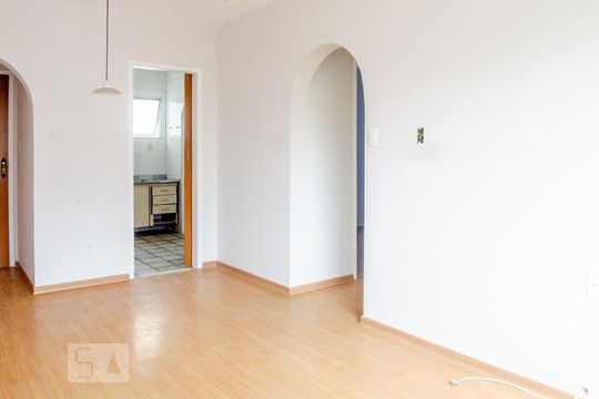 Sala de apartamento para alugar com 2 quartos, 70m² em Canela, Salvador