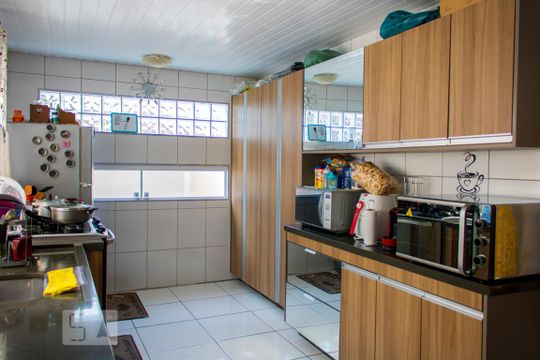 Cozinha 1 de casa à venda com 5 quartos, 268m² em Parque das Nações, Santo André