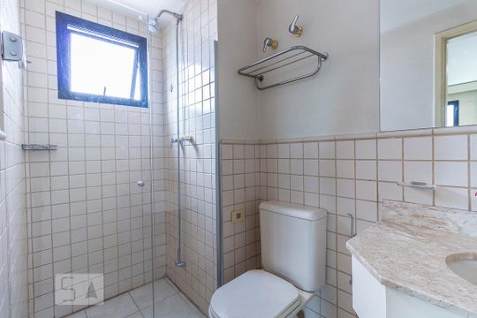 Banheiro de kitnet/studio para alugar com 1 quarto, 30m² em Chácara Santo Antônio (zona Sul), São Paulo