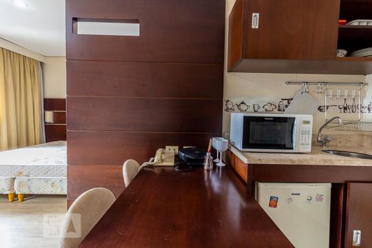 Cozinha de kitnet/studio para alugar com 1 quarto, 30m² em Chácara Santo Antônio (zona Sul), São Paulo