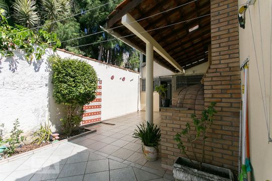Jardim de casa para alugar com 4 quartos, 280m² em Chácara Santo Antônio , São Paulo