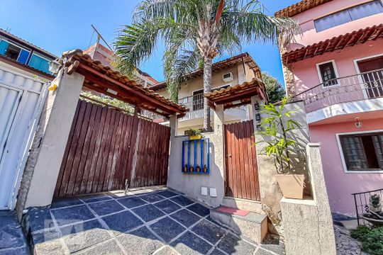 Casa à venda com 4 quartos, 120m² em Tanque, Rio de Janeiro
