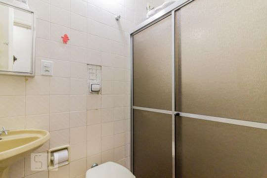 Banheiro de casa à venda com 3 quartos, 135m² em Vila Carioca, Guarulhos