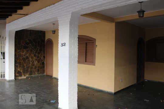 Garagem de casa à venda com 5 quartos, 240m² em Guará Ii, Brasília