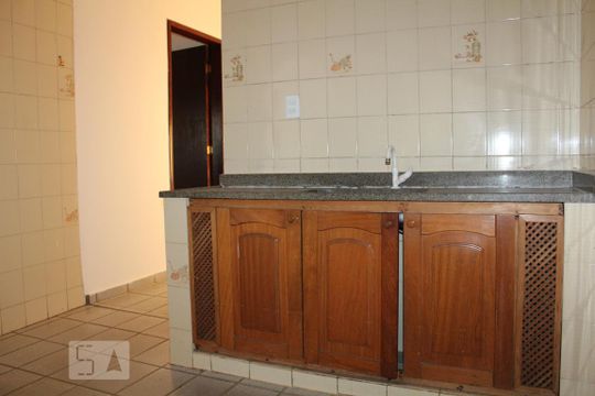 Cozinha 2 de casa à venda com 5 quartos, 240m² em Guará Ii, Brasília