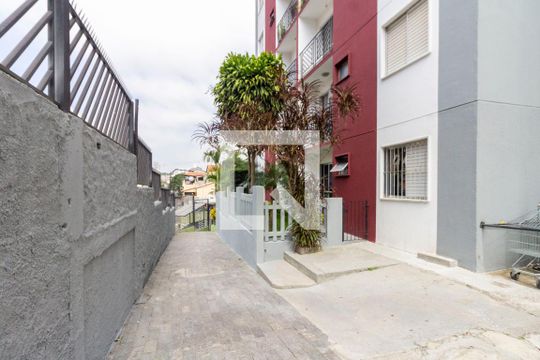 Área Externa de apartamento para alugar com 2 quartos, 49m² em Vila Carmosina, São Paulo