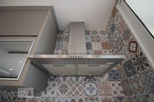 Cozinha de apartamento para alugar com 3 quartos, 95m² em Santa Teresinha, São Paulo