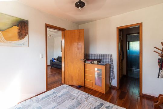 Quarto 1 de casa para alugar com 3 quartos, 190m² em Jardim Itu Sabará, Porto Alegre