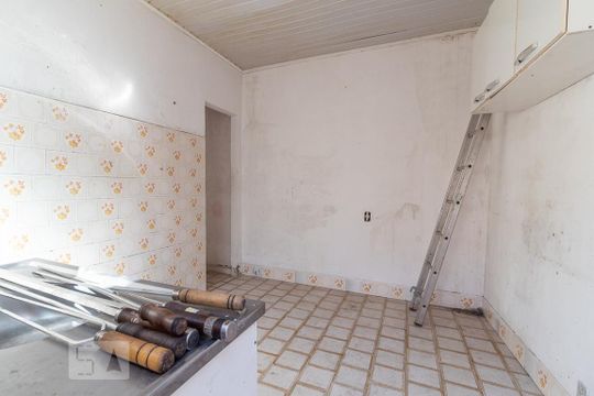 Casa Fundos de casa para alugar com 3 quartos, 190m² em Jardim Itu Sabará, Porto Alegre
