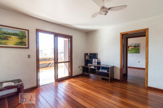 Sala de casa para alugar com 3 quartos, 190m² em Jardim Itu Sabará, Porto Alegre