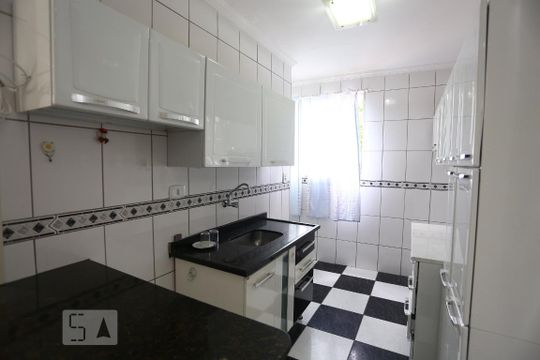Cozinha de apartamento à venda com 2 quartos, 44m² em Vila Yolanda, Osasco