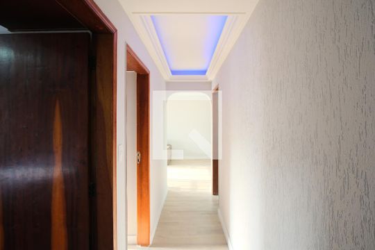 Corredor de apartamento à venda com 2 quartos, 74m² em Vila Antonina, São Paulo