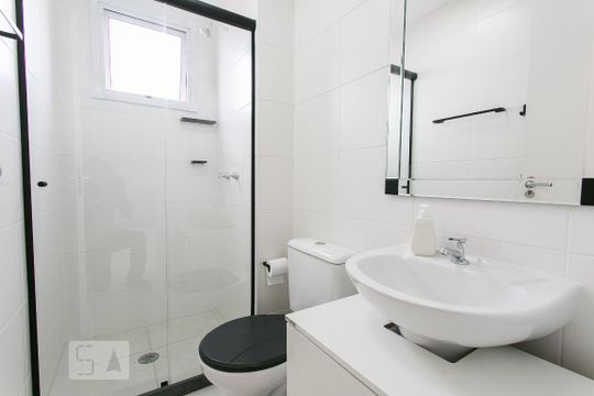 Banheiro de apartamento para alugar com 2 quartos, 44m² em Brás, São Paulo
