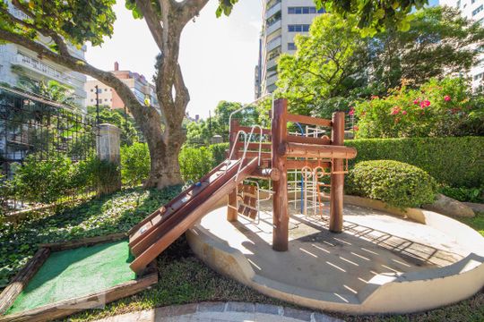 Área Comum - Playground de apartamento para alugar com 4 quartos, 139m² em Bela Vista, Porto Alegre