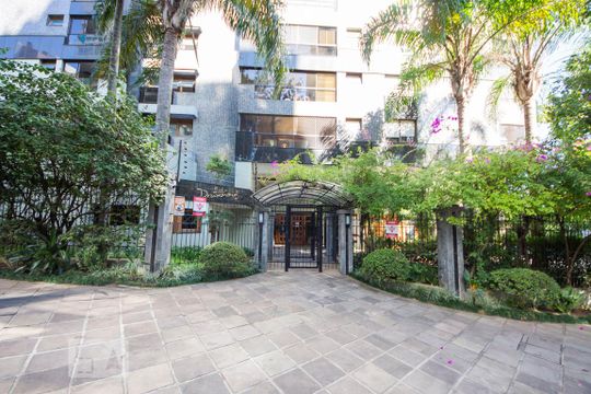 Fachada do Condomínio de apartamento para alugar com 4 quartos, 139m² em Bela Vista, Porto Alegre