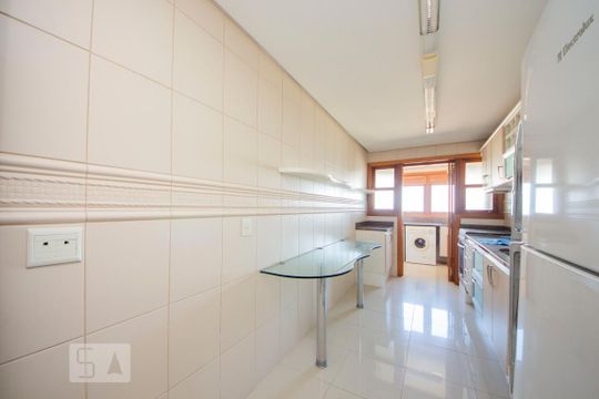 Cozinha de apartamento para alugar com 4 quartos, 139m² em Bela Vista, Porto Alegre