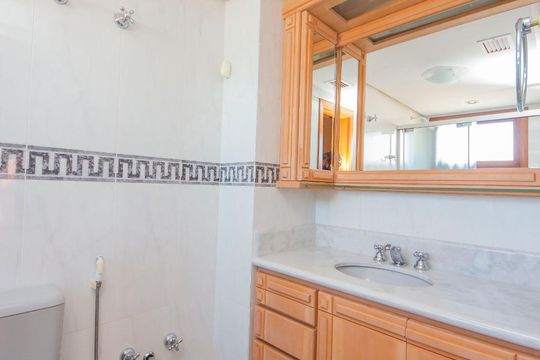 Banheiro da Suíte de apartamento para alugar com 4 quartos, 139m² em Bela Vista, Porto Alegre