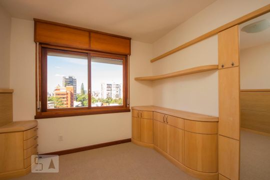 Quarto 1 de apartamento para alugar com 4 quartos, 139m² em Bela Vista, Porto Alegre