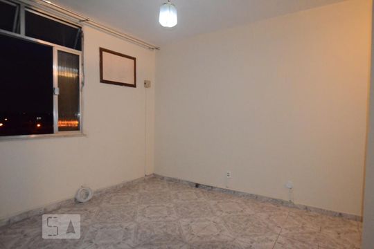 Sala de apartamento para alugar com 2 quartos, 50m² em Irajá, Rio de Janeiro