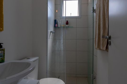 Banheiro de apartamento à venda com 2 quartos, 47m² em Vila Andrade, São Paulo