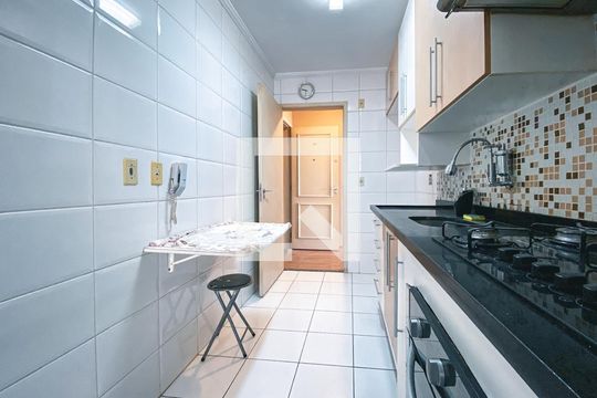 Cozinha de apartamento à venda com 3 quartos, 65m² em Jardim Jaqueline, São Paulo