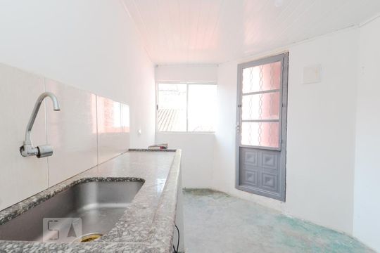 Casa para alugar com 1 quarto, 50m² em Jardim Palmira, Guarulhos