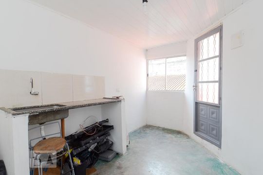 Cozinha de casa para alugar com 1 quarto, 50m² em Jardim Palmira, Guarulhos