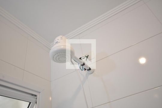 Banheiro de casa de condomínio para alugar com 1 quarto, 38m² em Vila Mazzei, São Paulo
