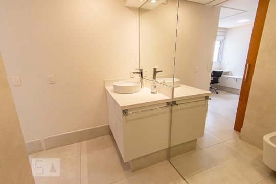 Banheiro de apartamento à venda com 1 quarto, 55m² em Consolação, São Paulo