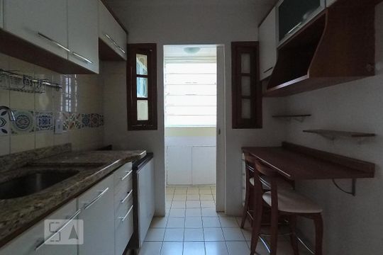 Cozinha de apartamento para alugar com 1 quarto, 44m² em Protásio Alves, Porto Alegre
