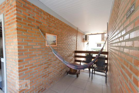 Varanda de apartamento para alugar com 2 quartos, 60m² em São João do Rio Vermelho, Florianópolis