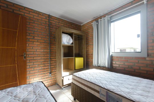 Quarto 1 de apartamento para alugar com 2 quartos, 60m² em São João do Rio Vermelho, Florianópolis