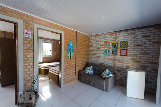 Sala/Cozinha de apartamento para alugar com 2 quartos, 60m² em São João do Rio Vermelho, Florianópolis