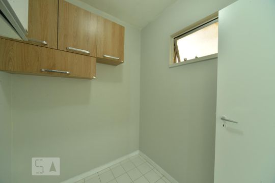 Quarto de Serviço de apartamento para alugar com 2 quartos, 64m² em Asa Norte, Brasília