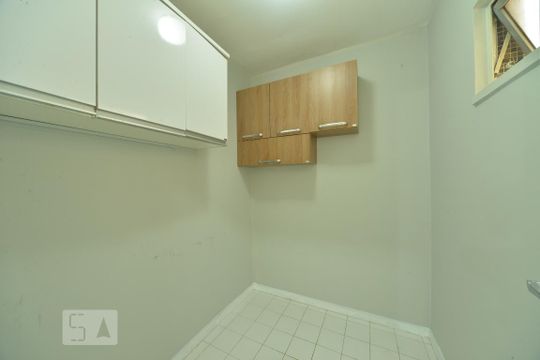 Quarto de Serviço de apartamento para alugar com 2 quartos, 64m² em Asa Norte, Brasília