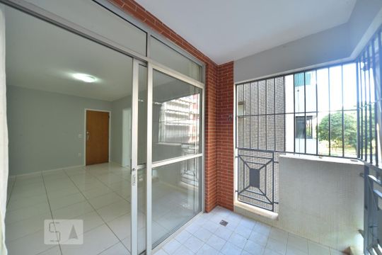 Varanda de apartamento para alugar com 2 quartos, 64m² em Asa Norte, Brasília