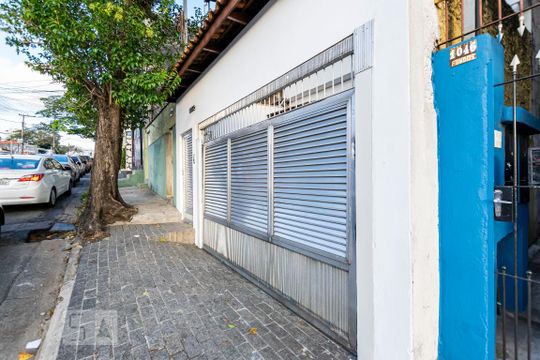 Fachada de casa à venda com 3 quartos, 200m² em Jardim Previdência, São Paulo