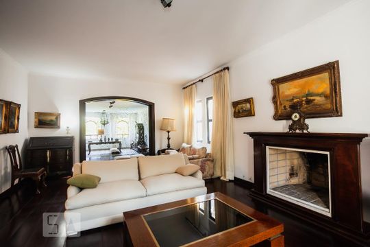 Casa à venda com 4 quartos, 450m² em Vila Tramontano, São Paulo