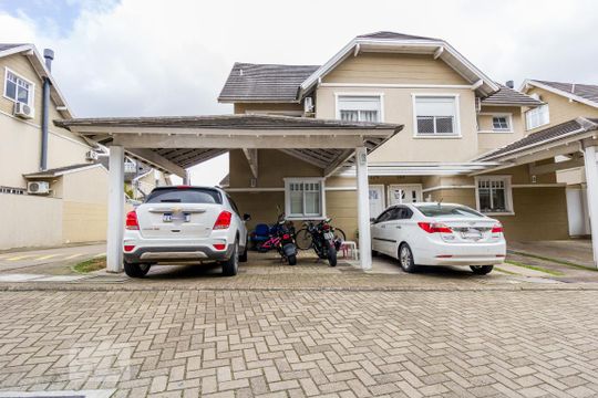 Garagem de casa de condomínio para alugar com 4 quartos, 294m² em Jardim Carvalho, Porto Alegre