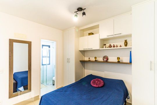 Quarto de kitnet/studio para alugar com 1 quarto, 35m² em Campo Belo, São Paulo