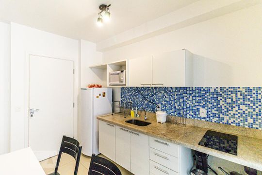 Cozinha de kitnet/studio para alugar com 1 quarto, 35m² em Campo Belo, São Paulo