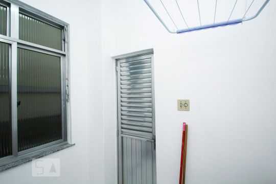 Quarto de Serviço de apartamento para alugar com 2 quartos, 74m² em Centro, Rio de Janeiro