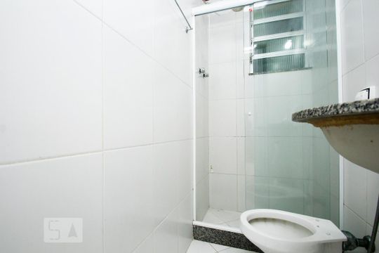 Banheiro da Suíte de apartamento para alugar com 2 quartos, 74m² em Centro, Rio de Janeiro