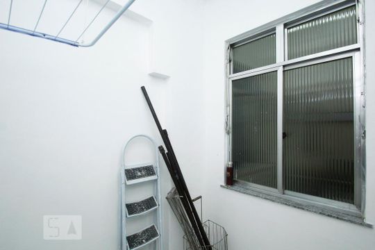 Quarto de Serviço de apartamento para alugar com 2 quartos, 74m² em Centro, Rio de Janeiro